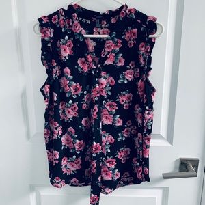 Beautiful floral blouse with tie-front